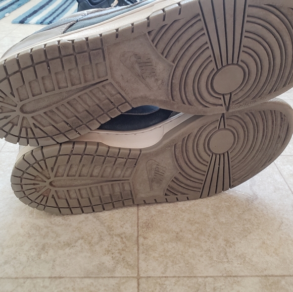 Nike Dunk Low (LTD) - Picture 8 of 8